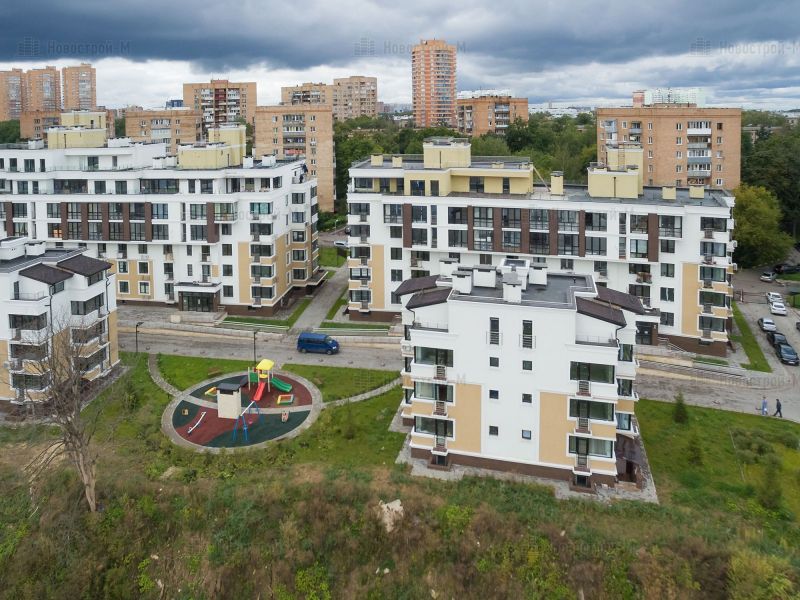Как правильно установить профнастил на крыше: советы